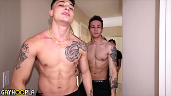 Ele fode ele no vídeo gay bunda